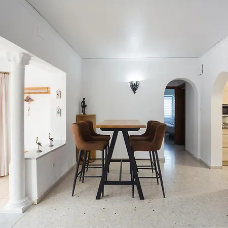 Villa Gerona 27