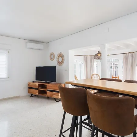 Villa Gerona 27